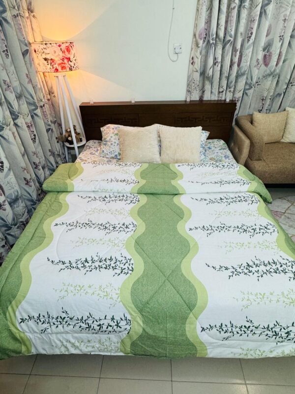 Classic Comforter king Size - Green - Image 2