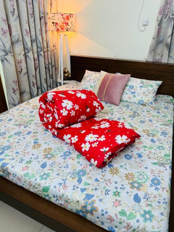 Basic Comforter king Size. (Red) - Image 3